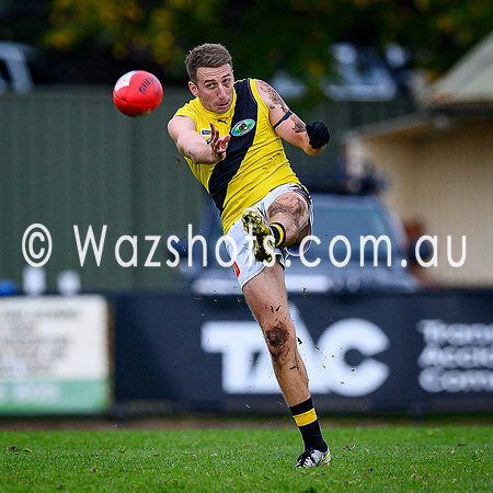 20250517 Maffra v Morwell Seniors-19
