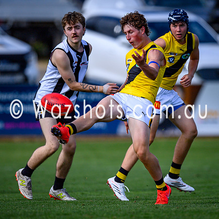 20260418 Sale v Morwell Reserves-33
