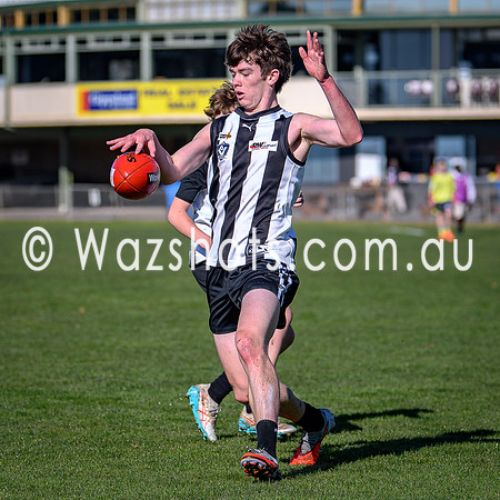 20260801 Sale v Leongatha 16s-17
