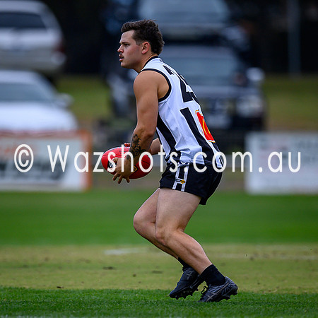 20250426 Sale v Warragul Reserves-4