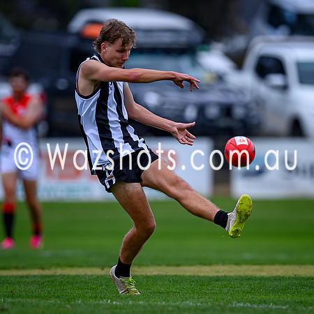 20250426 Sale v Warragul Reserves-12