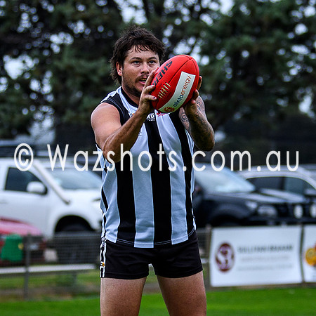 20250426 Sale v Warragul Reserves-14